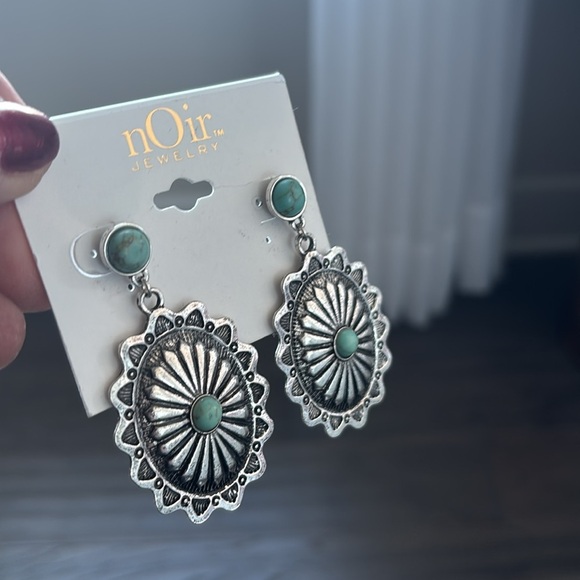 nOir Jewelry post drop earrings, silver tone concho, faux turquoise stones - Picture 4 of 6